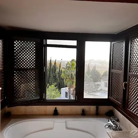 Sunkissed Luxury Panoramic Seaview In Marbella 빌라 에스테포나
