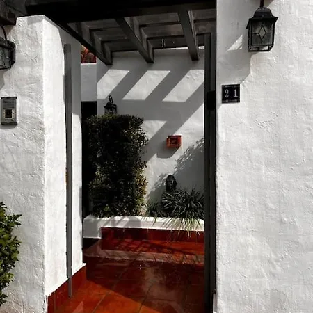 Sunkissed Luxury Panoramic Seaview In Marbella 빌라