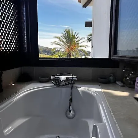 Sunkissed Luxury Panoramic Seaview In Marbella 빌라 에스테포나