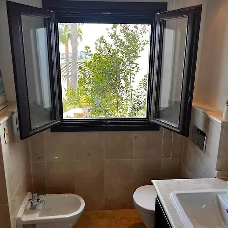 Sunkissed Luxury Panoramic Seaview In Marbella 빌라 에스테포나